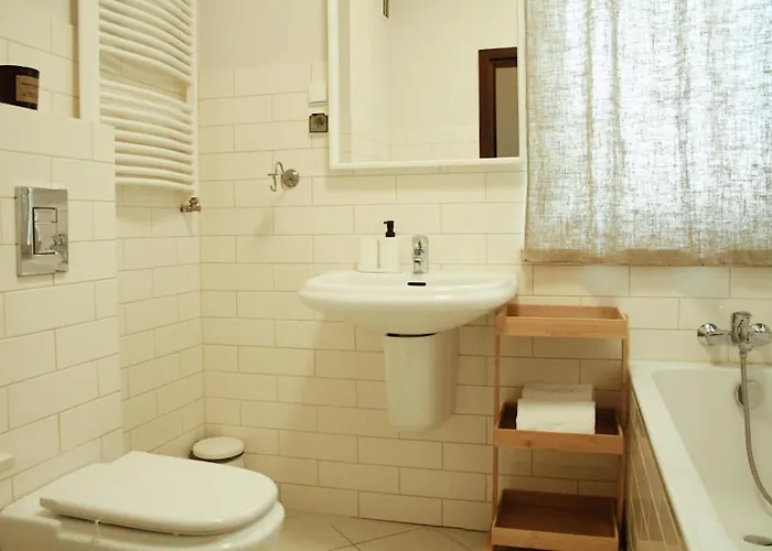 Forrest לינה וארוחת בוקר